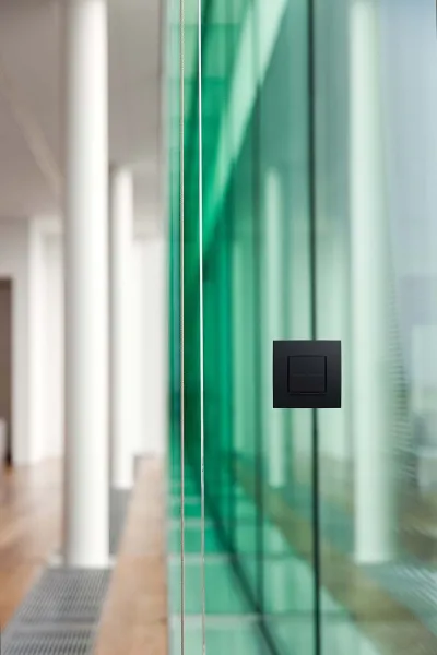 Mat zwarte design schakelaars Niko Intense Matt Black